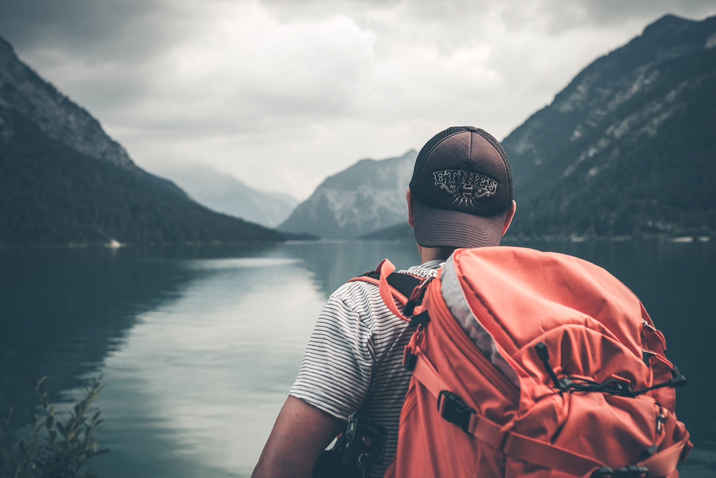 11 rookie travel mistakes to avoid - SimCornerUSA